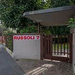 I Host - Russoli 7 *