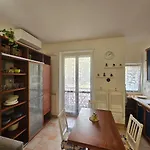 Three-room In Tortona District Lejlighed