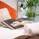 San Siro Red Flat - Vicino Stadio, Metro, Fiera Milanocity, Citylife Daire *