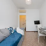 Lejlighed Homelovers Bright And White House Navigli District *