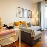Centrale-duomo 10min - Spacious App - Sleeps 4 Apartament *