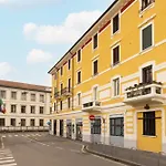Charm Two-room Bocconi Navigli Darsena Milão