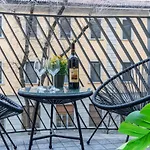 Duomo 15 Min Walk - Historic Center, 4 Bedrooms And 2 Terrace