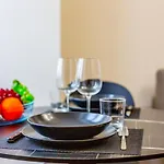 Luxurious 1bdr In Life, Sleeps 4 Διαμέρισμα