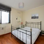 Daire I Host - Russoli 7 Milano