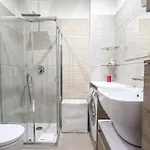 Family 2br With Balcony, Near Metro Apartment Mailand
