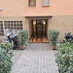 Three-room In Tortona District Appartamento