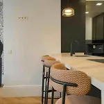 Apartment Sweet Private View *
