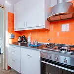 Homelovers Bright And White House Navigli District * Mailand