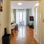 Centrale-duomo 10min - Spacious App - Sleeps 4 Mailand