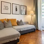 Centrale-duomo 10min - Spacious App - Sleeps 4