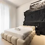 The Battisti Gallery Centro Appartement