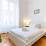 Duomo 15 Min Walk - Historic Center, 4 Bedrooms And 2 Terrace Διαμέρισμα *