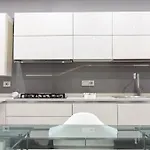 Family 2br With Balcony, Near Metro Apartment *