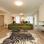 Absolute Luxury Home, 15 Minutes Walk San Siro * Milão
