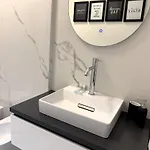 Lejlighed Modern Apt, 25 Min Duomo, Metro 5 Min&wifi