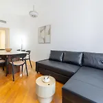 Duomo 15 Min Walk - Historic Center, 4 Bedrooms And 2 Terrace ميلان