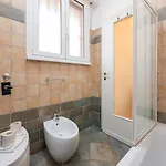 Homelovers Bright And White House Navigli District Lejlighed *