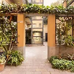 Vintage Chic Flat Steps From Fiera & Wi-fi Daire Milano