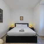 Casa San Martino, Historic Center, * Μιλάνο