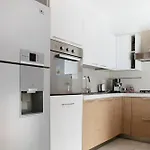Elegante - 2 Camere, 2 Bagni, Garage E Balcone Apartment Mailand