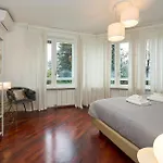 Absolute Luxury Home, 15 Minutes Walk San Siro Apartamento *