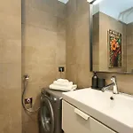 Absolute Luxury Home, 15 Minutes Walk San Siro * Milão