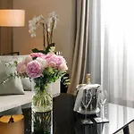 Mandarin Oriental, Hotell