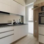 Guesthost - Darsena & Navigli Cosy Flat Daire Milano