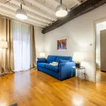 Spacious 3 Bedroom 2 Bathroom Near Metro Crocetta Center 公寓 米兰