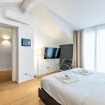 Spacious 3 Bedroom 2 Bathroom Near Metro Crocetta Center 公寓 米兰