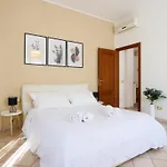 A 10 Min Dal Duomo - Trilocale Moderno Con 3 Letti E 2 Bagni In Citta Studi