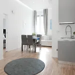 Self Check-in - 2 Bedrooms - Metro - 1000 Mbps Milão