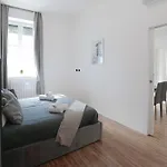 Self Check-in - 2 Bedrooms - Metro - 1000 Mbps * Milão