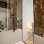 B And G San Babila- Luxury In The Heart Of - Design District