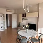 Parkview House A - Carozzi Apartment