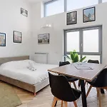 Modern Navigli - 4 * ميلان