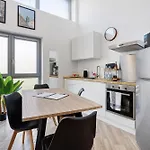 Modern Navigli - 4 ميلان