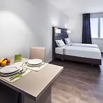 & Urban Padel Aparthotel 4*