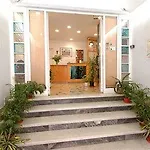 My Hotel 2*