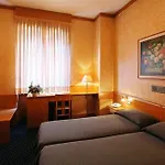Mentana, By R Collection 4* ミラノ