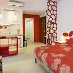 Rosso A Milano, Vicino Allo Ieo アパート