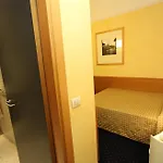 كلَب فندق ميلان