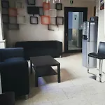 Lion & Youth Hostel *