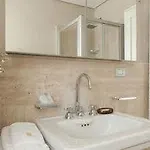 Royal Suites *
