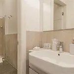 Royal Suites Hotel *