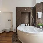 Royal Suites Hotel