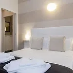 Royal Suites Hotel