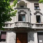 Bed&cafe Bed & Breakfast