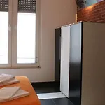 Hostal New Generation Center Milán